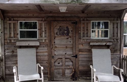 Kinsman Cabin | Cabin in the woods. Minutes to Pymatuning Lake.