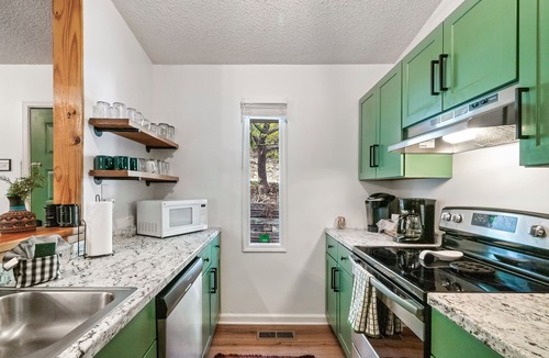 Chalet Village Cabin | Cabin w/Mnt Views! Community Pools/Arcades/Foosball/Pool Table/Hot Tub