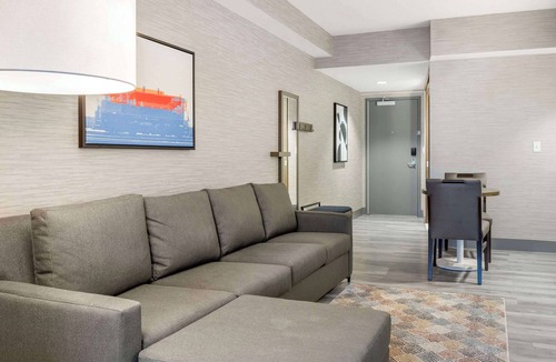 Downtown Niagara Falls Hotel | Cambria Hotel Niagara Falls