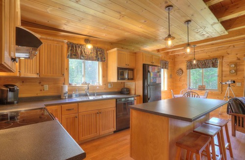 Rangeley Cabin | Camp Chestnut - halfway between downtown Rangeley and Oquossoc