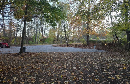 Fowler RV Rental | Campground in Masury 50 Amp full hook up sewer and water for all weather camping