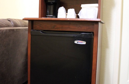 Blanco Hotel | Candlelight Inn & Suites Hwy 69 near McAlester