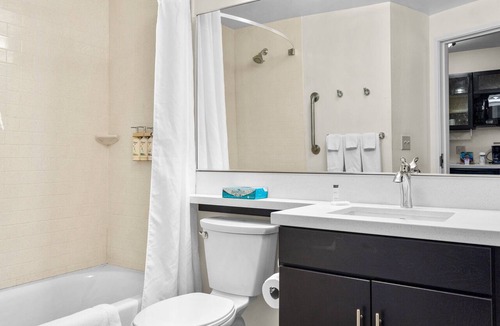 Erie Hotel | Candlewood Suites Erie by IHG