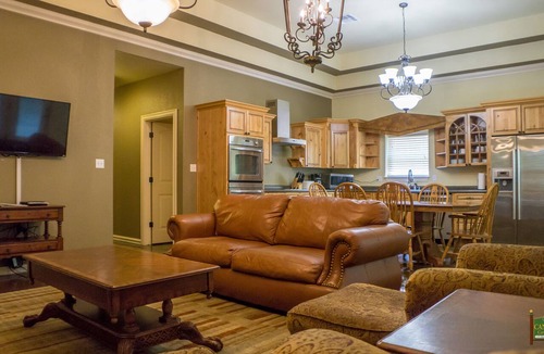 Grove Cabin | Candlewyck Cove Resort