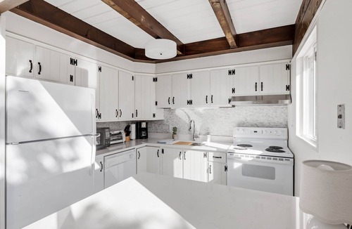 Cape Porpoise House | Cape Porpoise Harbor's Edge Cottage with Pier