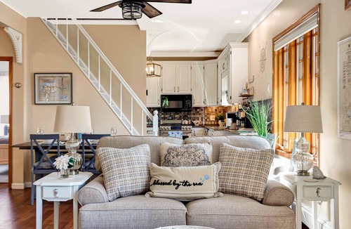 Cold Spring Harbor House | Captain's Cottage - Cold Spring Harbor Water Views