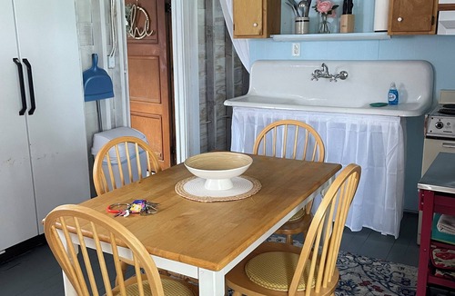 Canadohta Lake Cottage | Cardinal Cottage: Cozy Rustic Lakefront Escape at The Pier, Perfect for 5!