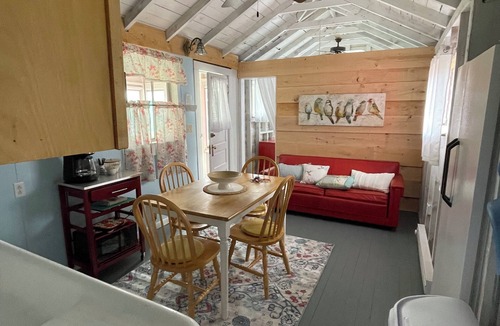 Canadohta Lake Cottage | Cardinal Cottage: Cozy Rustic Lakefront Escape at The Pier, Perfect for 5!