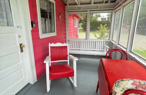 Canadohta Lake Cottage | Cardinal Cottage: Cozy Rustic Lakefront Escape at The Pier, Perfect for 5!