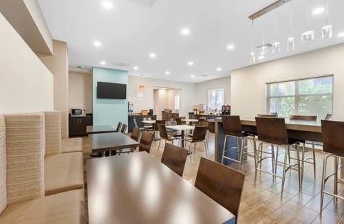 Fruitville Hotel | Caretta Landing Sarasota, an Ascend Collection Hotel