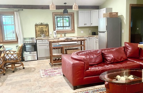 Town of Reading Apartment | CARRIAGE HOUSE BUNGALOW/LAKE VIEW/VILLAGE OF WATKINS