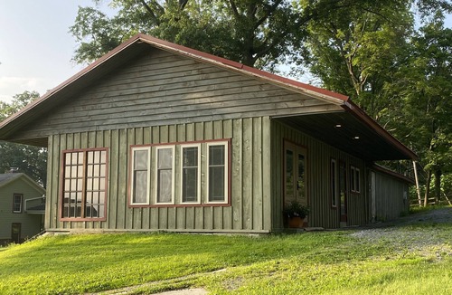 Town of Reading Apartment | CARRIAGE HOUSE BUNGALOW/LAKE VIEW/VILLAGE OF WATKINS