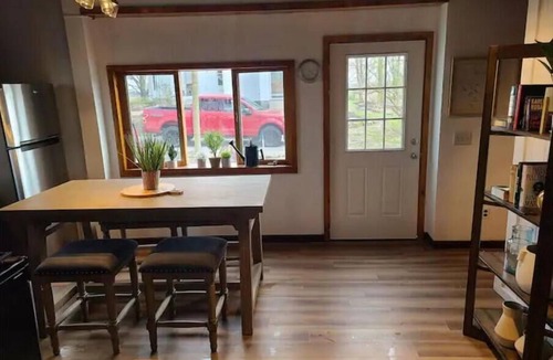 Schuylerville Cottage | Carriage House in Old Saratoga