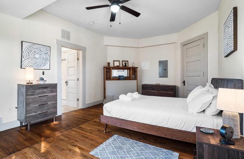 Hough Apartment | Carriage Manor - Sun Soaked 1BR - Close to CCF