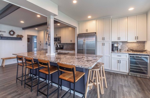 Mayville House | Casa Andante - Lakefront Escape