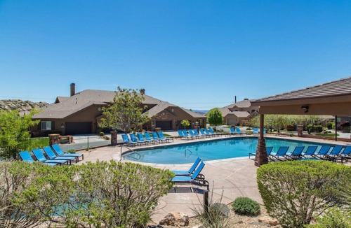 Washington Villa | Casa Manzana - Two pools & near Zion