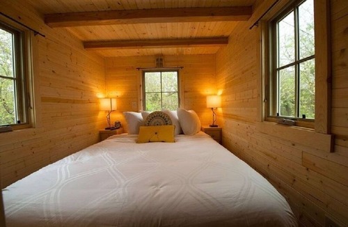 Willis Cabin | Casa Rosa Waterfront Tiny Home Lake Conroe Retreat Beautiful Sunsets