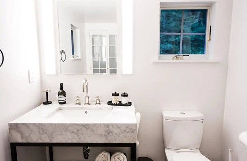 Town of Broome House | Catskill Mountain Cabin: Valley Views/16 Skylights