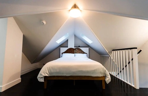 Town of Broome House | Catskill Mountain Cabin: Valley Views/16 Skylights