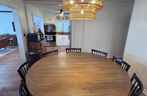 Seneca Falls House | Cayuga Getaway