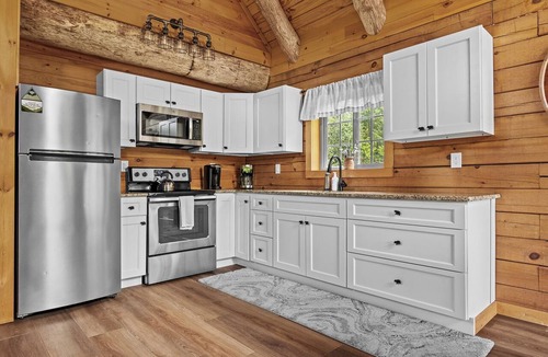 Oneonta Cabin | Cedar & Stone Log Cabin- Luxury Near Cooperstown