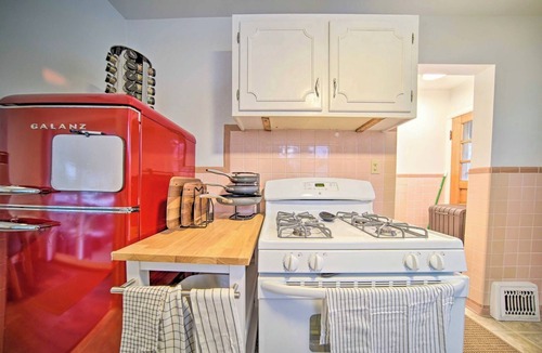 Erie Cottage | Central 3-Bed Home Ideal for Families, Shopping, Beaches, Fishing Dogs OK