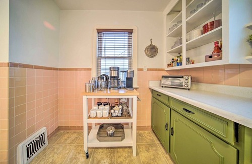 Erie Cottage | Central 3-Bed Home Ideal for Families, Shopping, Beaches, Fishing Dogs OK