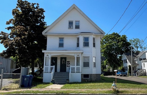 Back Cove Condo | Centrally located off Back Cove, 1st floor 4 bedroom, 1.5 Bath condo w/porch