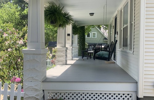 Chagrin Falls House | CHAGRIN FALLS rental - 5 min walk to town. 3 bedrooms & 1 bath.