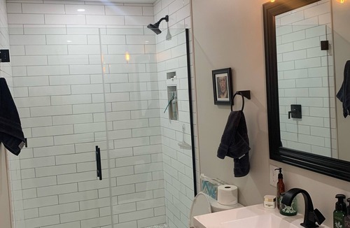 Chagrin Falls House | CHAGRIN FALLS rental - 5 min walk to town. 3 bedrooms & 1 bath.