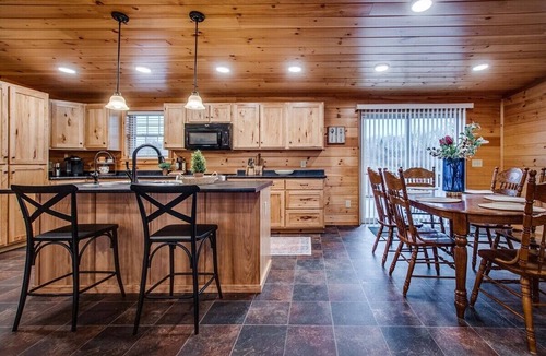 Himrod Cabin | Chalet: 3 bedroom cabin on Seneca lake wine trail