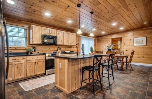 Himrod Cabin | Chalet: 3 bedroom cabin on Seneca lake wine trail