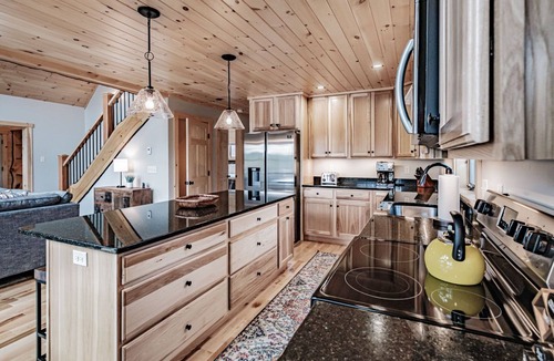 Bethel Ski Chalet | Chalet Tourmaline - Charming Newly Built Chalet