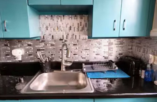 Cleveland House | Charm near Cleve Clinic/CWRU/UH - Larchmere Blvd w/Porch