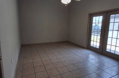 Dallas House | Charming 1-bedroom townhome with AC in vibrant Dallas