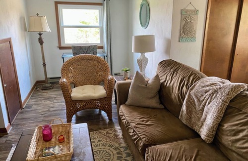 Spring Mills Apartment | Charming 1-bedroom 2nd-Floor apartment, Sleeps 6, in Pleasant Spring Mills.