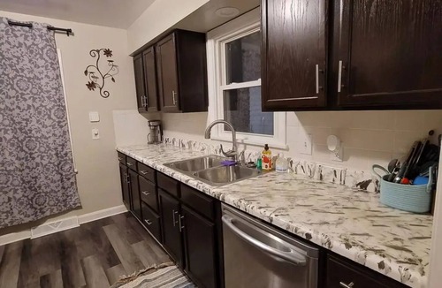 Austintown House | Charming 2 bd Pet Friendly Austintown Home