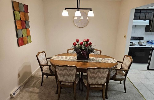 Williamsville Apartment | Charming 2-bedroom apartment with WiFi, AC in beautiful Amherst
