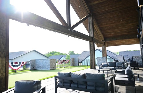 London Apartment | Charming 2-bedroom apartment with fitness center in London, Ohio