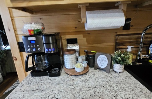 Winterport Cabin | Charming 2-bedroom cabin in delightful Winterport with WiFi, AC