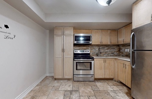 Brampton Apartment | Charming 2 Bedroom Hideaway