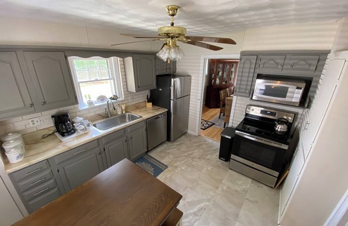 Jamestown House | Charming 2-bedroom house w AC in West Jamestown close to Chautauqua Lake.