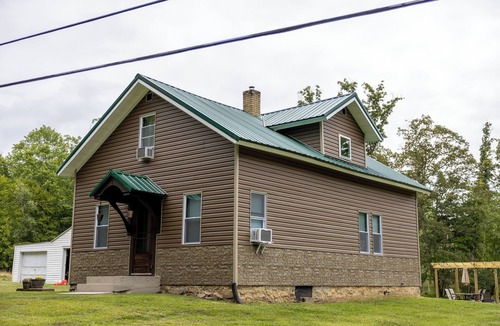 Sigel House | Charming 2-bedroom house in rural Sigel Pa close to state parks