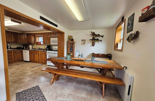 East Brady House | Charming 2-bedroom river house in East Brady along the river.