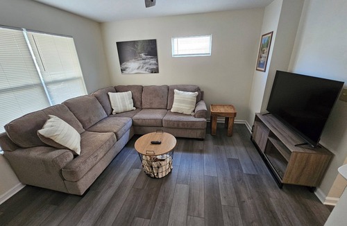 Old North Columbus House | Charming 2-Bedroom Townhome with WiFi and AC in fantastic Columbus