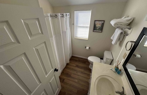 Old North Columbus House | Charming 2-Bedroom Townhome with WiFi and AC in fantastic Columbus
