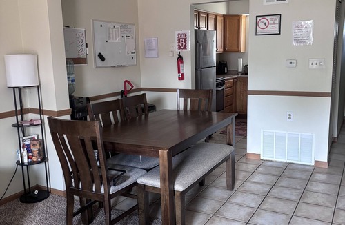 West Columbus House | Charming 2-bedroom townhome with WiFi and AC in Columbus and pool