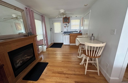 Hammondsport Apartment | Charming 2nd floor studio apartment w/kitchenette near Keuka Lake