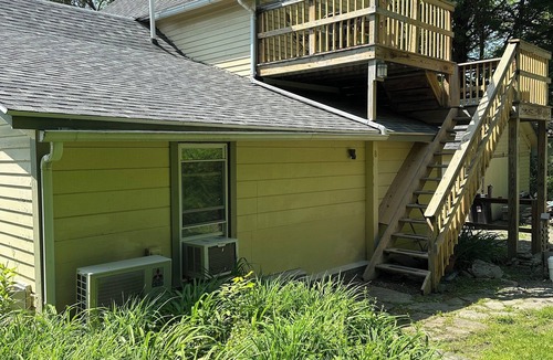 Hammondsport Apartment | Charming 2nd floor studio apartment w/kitchenette near Keuka Lake