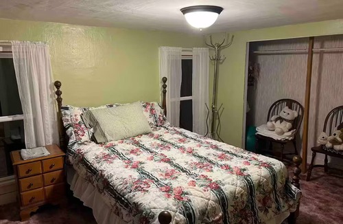 Millerton House | Charming 3-bedroom farmhouse with WiFi, AC in wonderful North Central PA